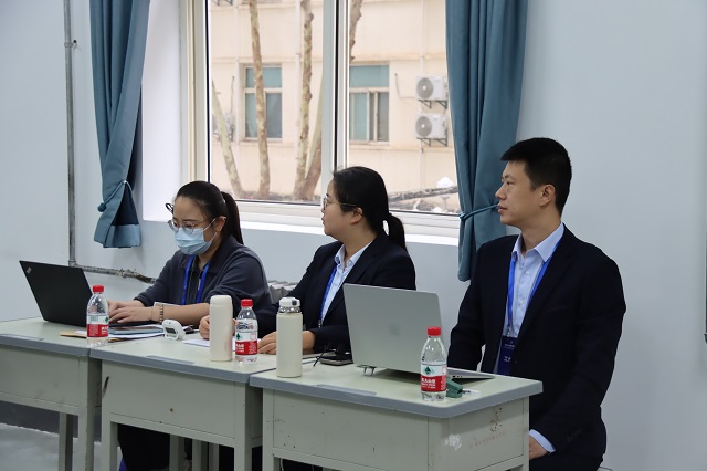 1729751412838231.jpg 圖為我校工作人員.jpg