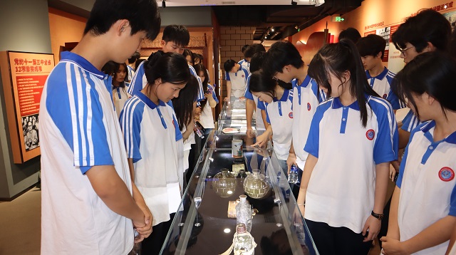 1748573112148882.jpg 團學干部參觀長安大學校史館 - 副本.jpg