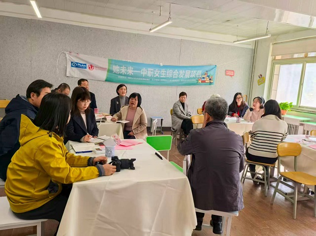 與會專家與教師開展深入研討 - 副本.jpg